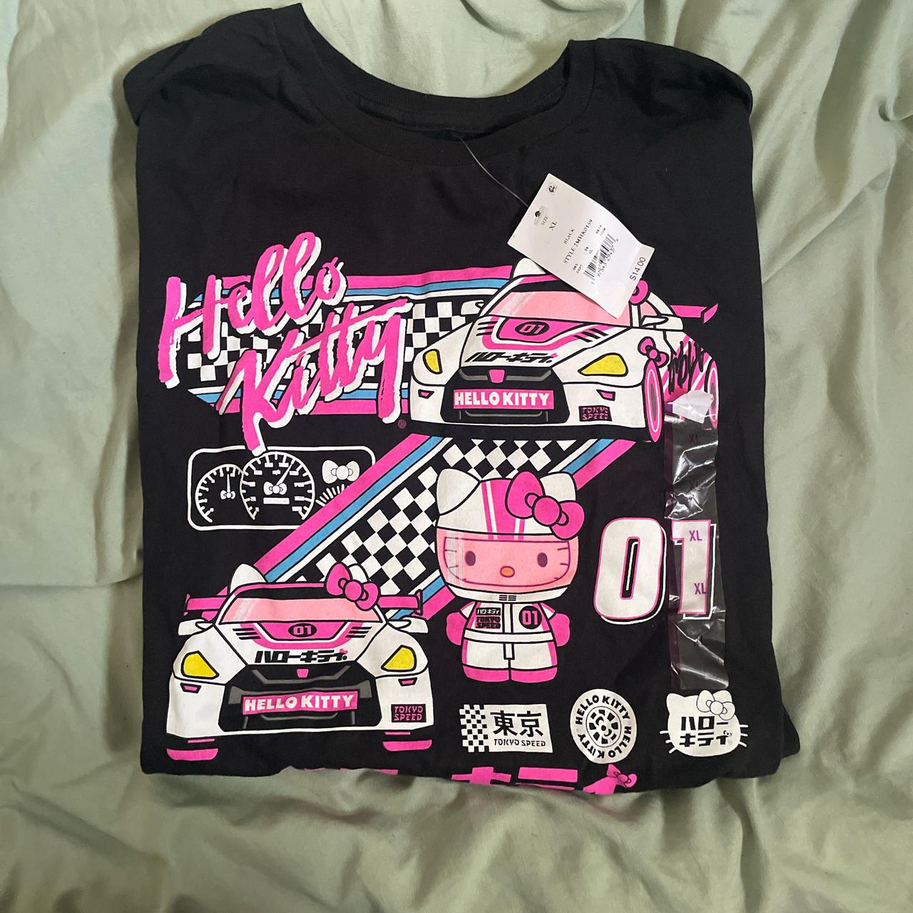 HELLO KITTY RACING TEAM 根付けストラップ Hello Kitty And Friends Tokyo Speed Deluxe Gift Set | Hot Topic