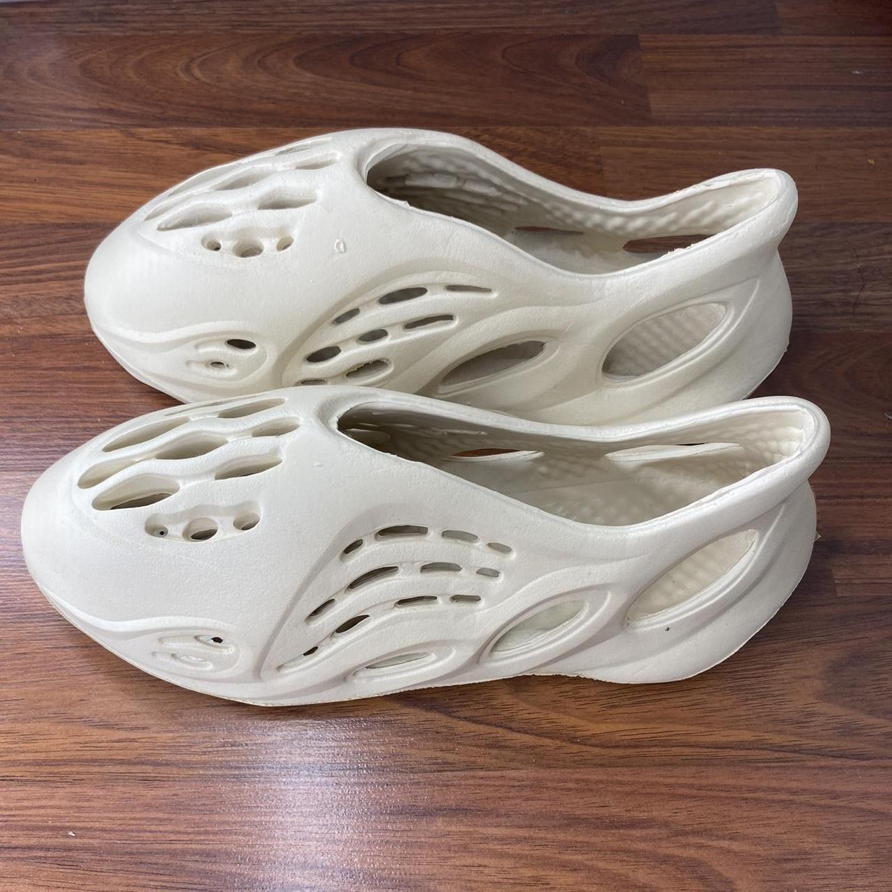 Dupe Foam runner Size 9 never worn! Depop