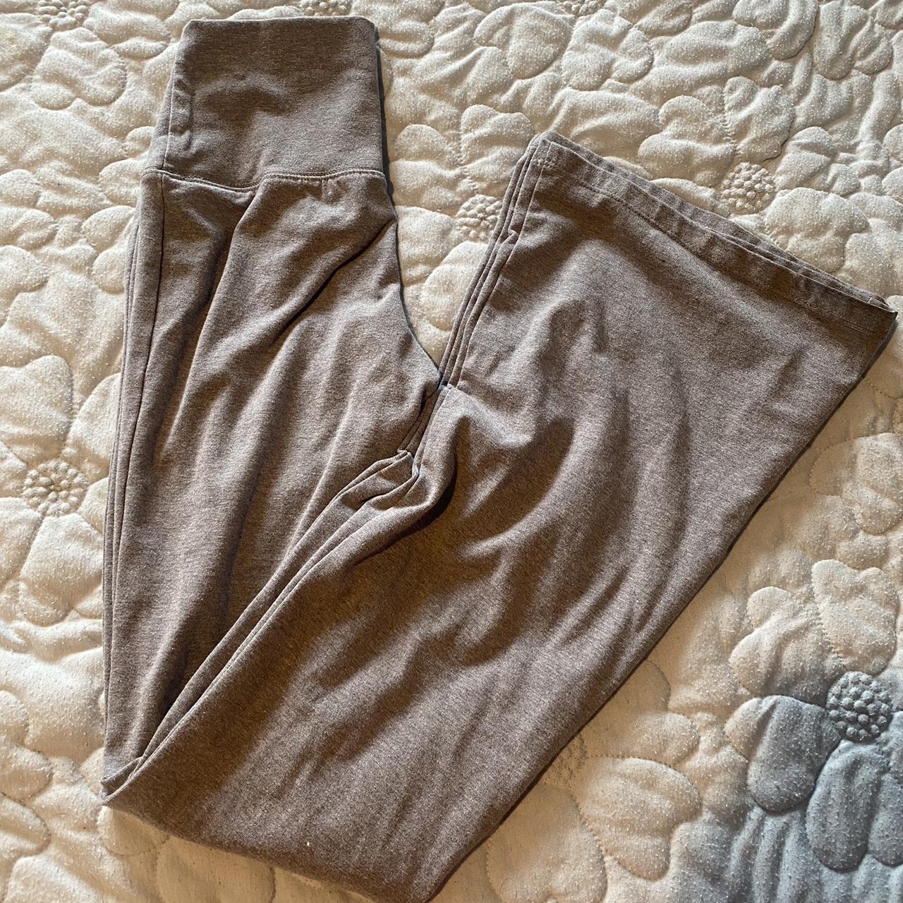 Grey wild fable flare leggings Size XS no flaws... Depop
