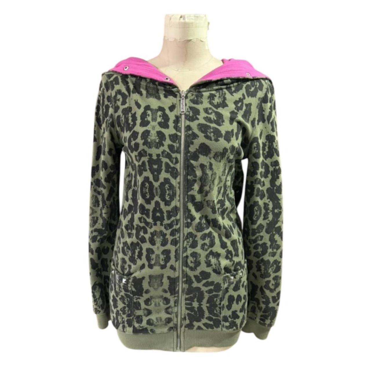 item listed by emothugthriftplug