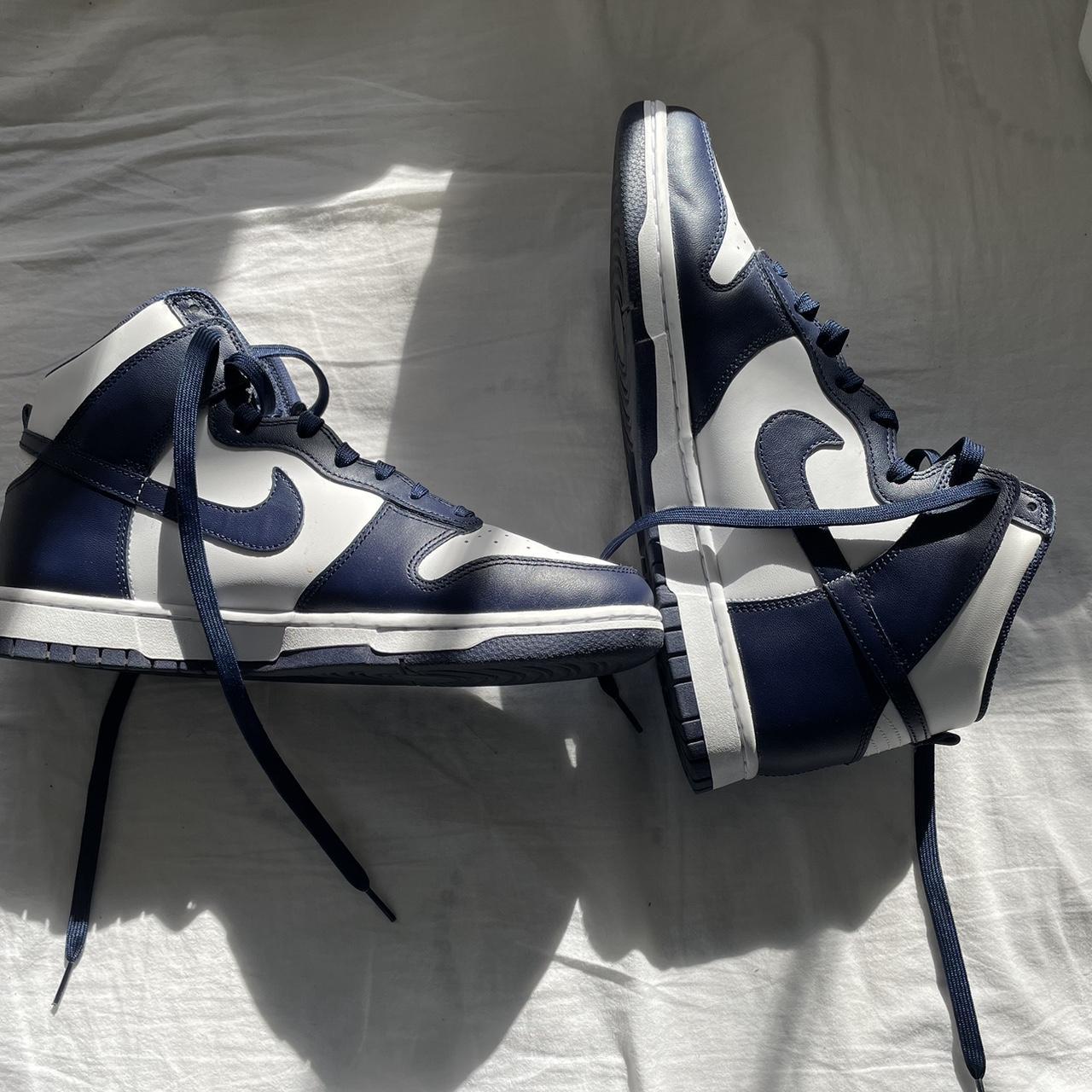mens navy blue nike trainers