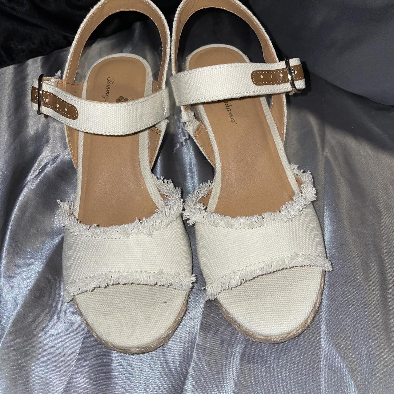Tommy Bahama Women's White Sandals (2)