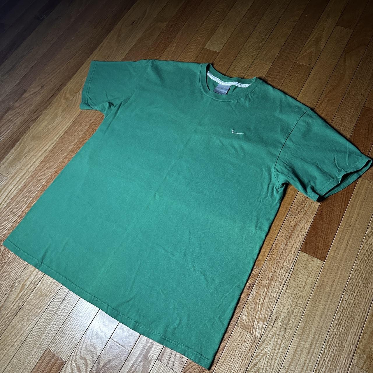 Nike Men's Green Tshirt Depop