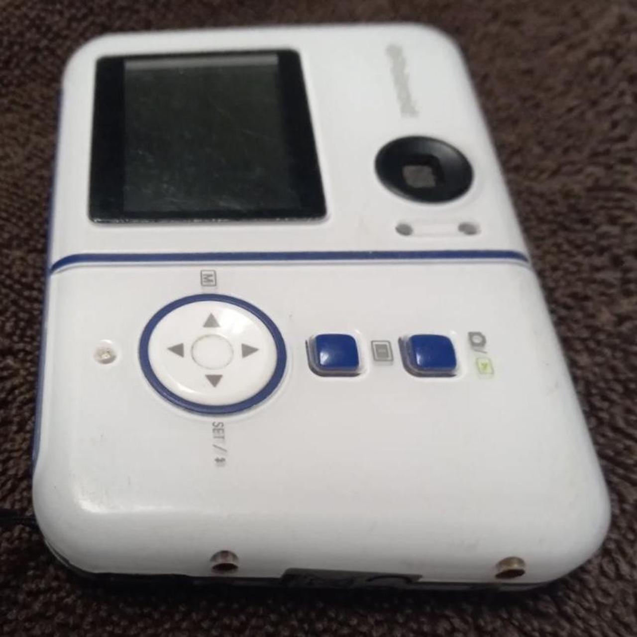 Polaroid Izone 300 Digital Camera With 128mb SD | Depop Polaroid Izone 300 Digital Camera With 128mb SD | Depop