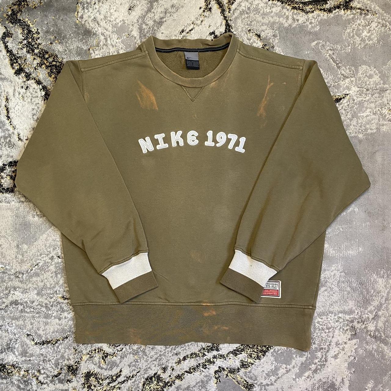 Vintage Nike Y2K 2000s spellout crewneck sweatshirt. | Depop