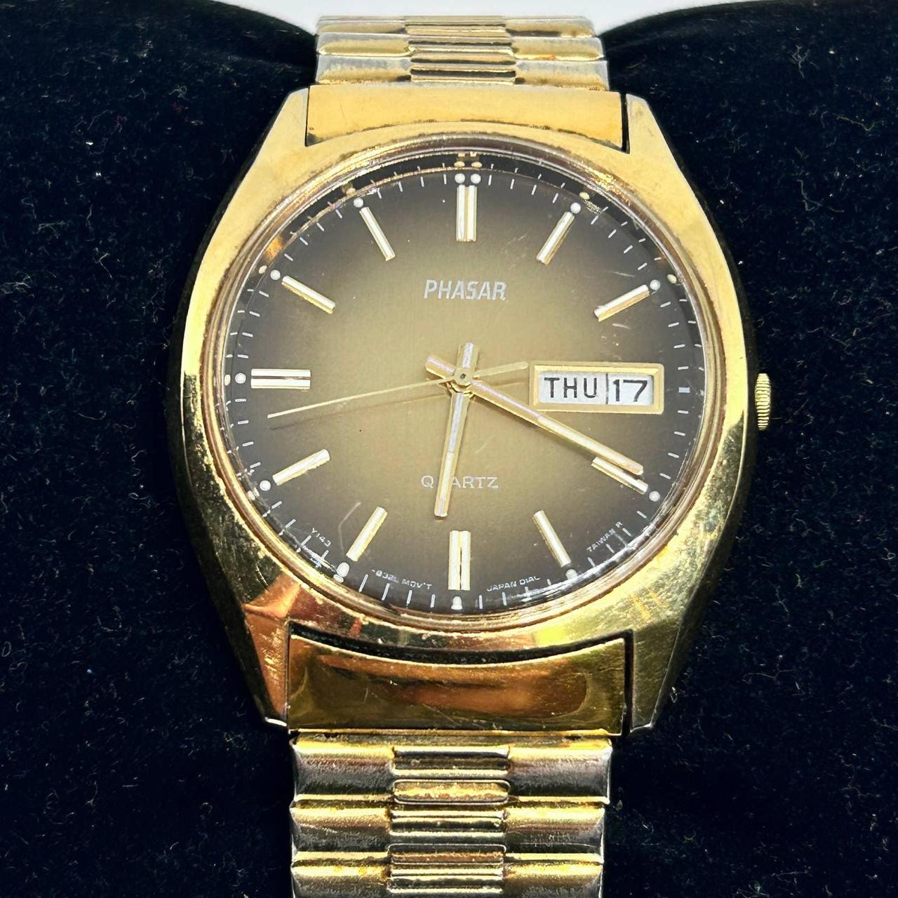 Phasar quartz sales gold watch