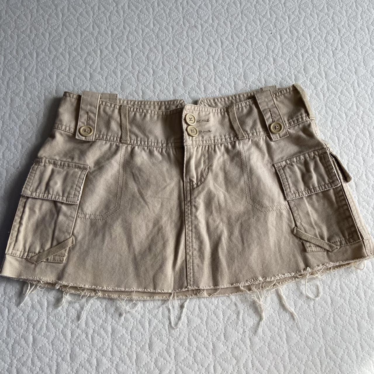 Abercrombie & Fitch Women's Cream Skirt | Depop