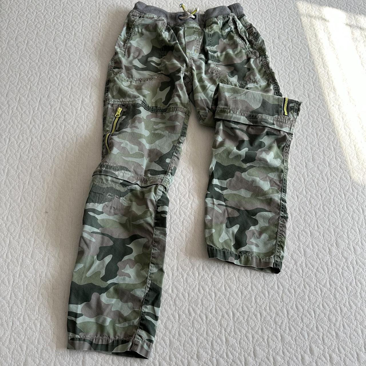 Gorgeous Mid Rise camo Cargo trousers pants with... - Depop