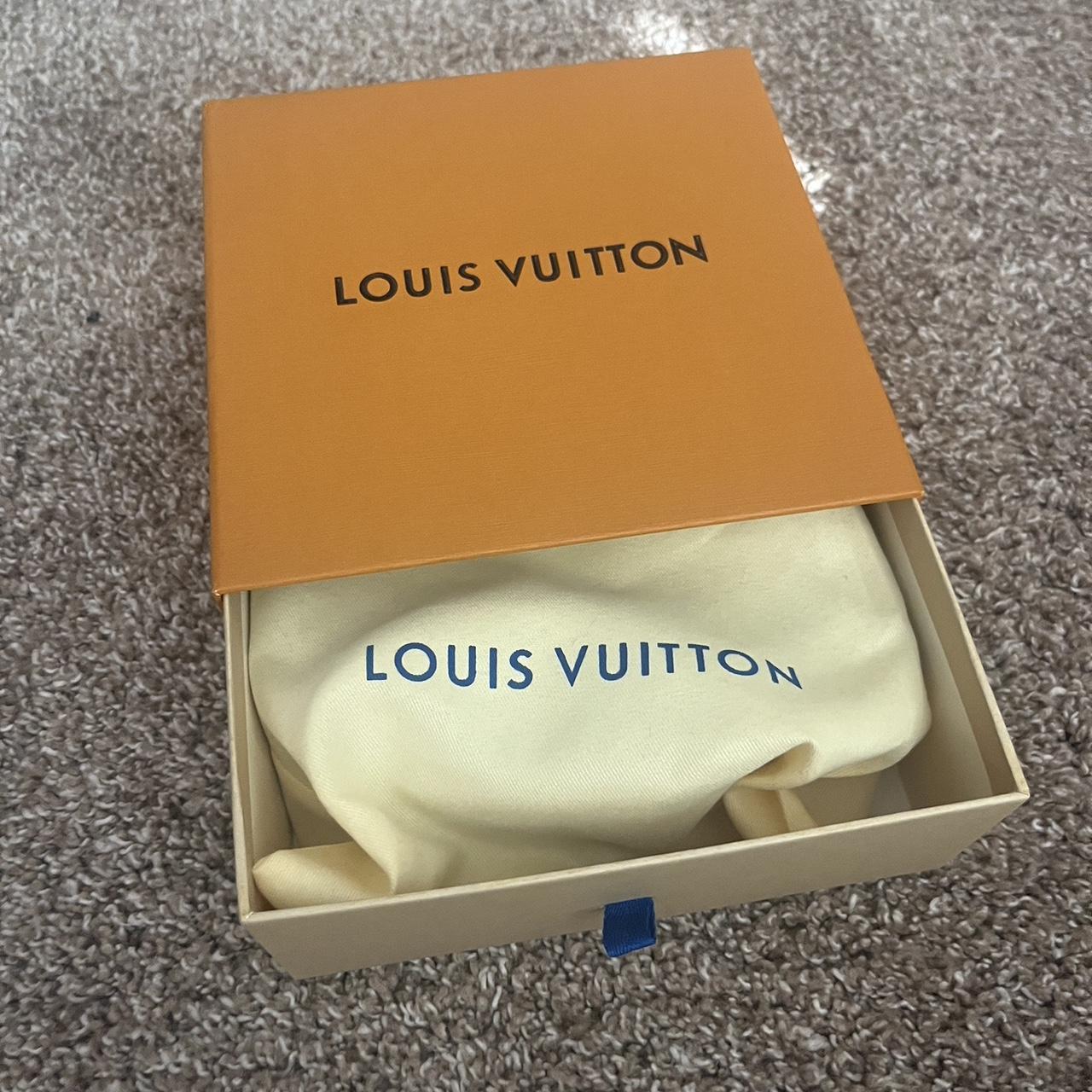 Louis Vuitton LV Initiales 40mm Gold White Damier - Depop