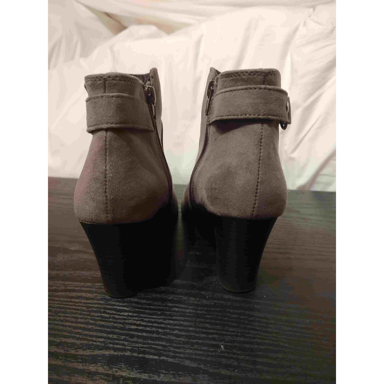 Maurices gray hot sale boots