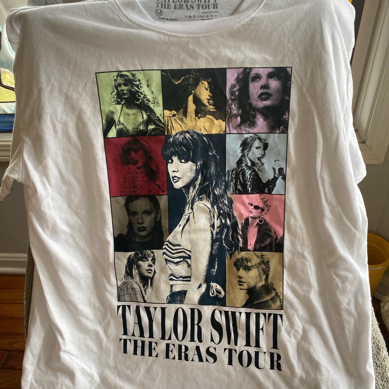 Taylor Men's White T-shirt | Depop