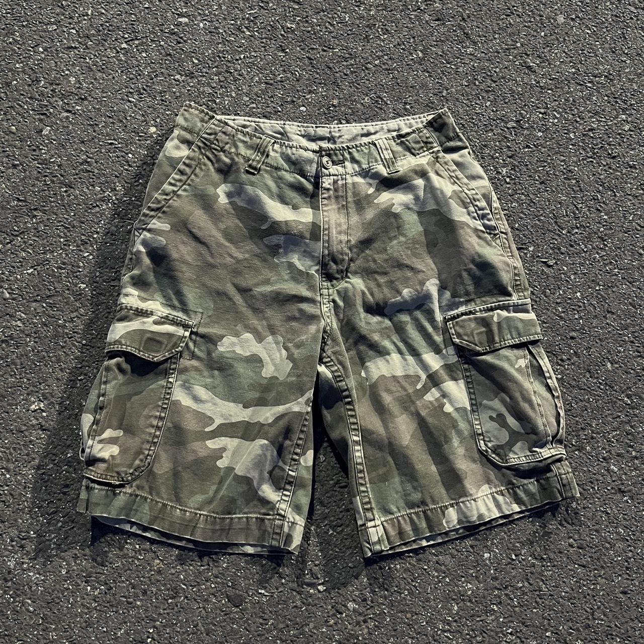 Fade Glory camo cargo shorts Super sick 90s... Depop