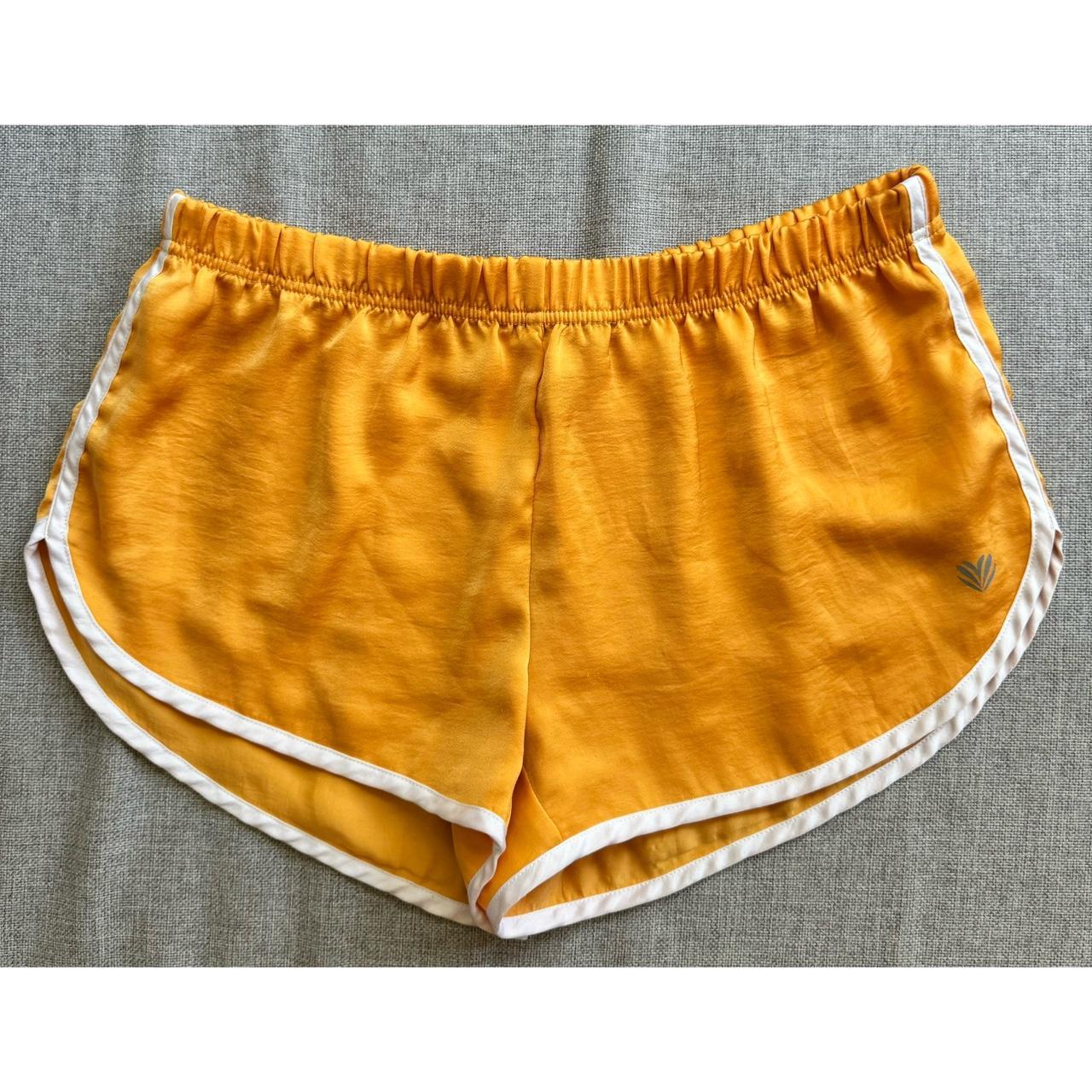 Gold shorts forever 21 online