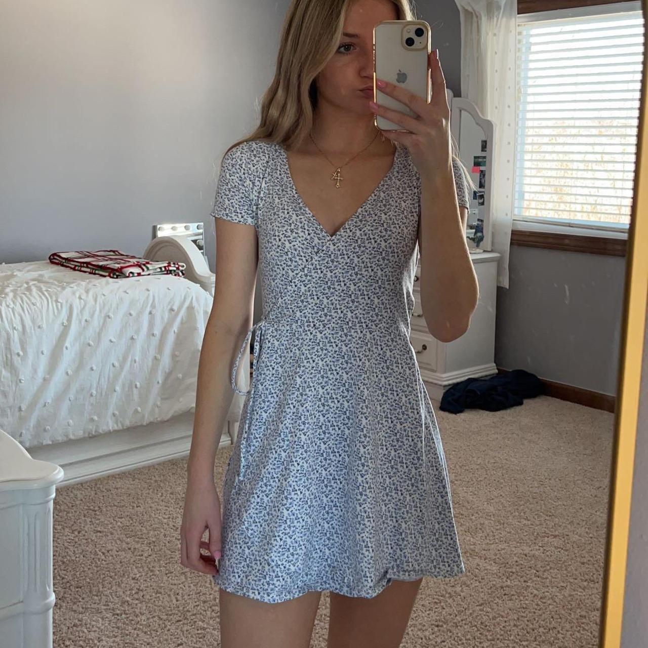 Hollister hotsell wrap dress