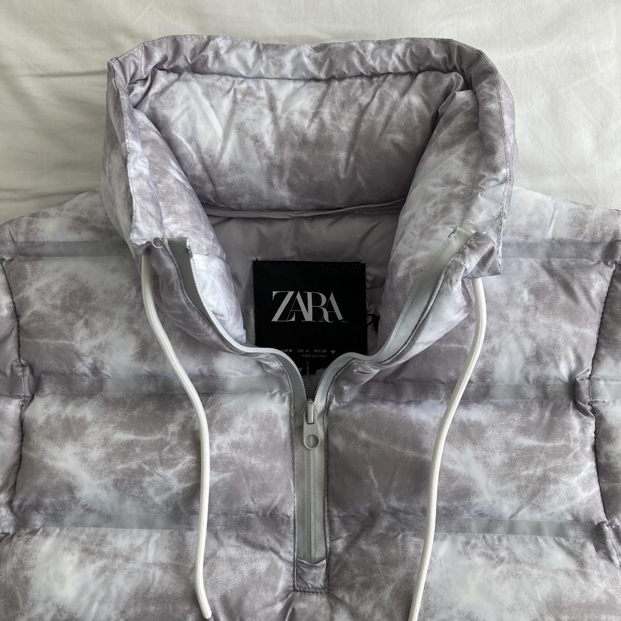 Zara Women's Grey and White Gilet (4)