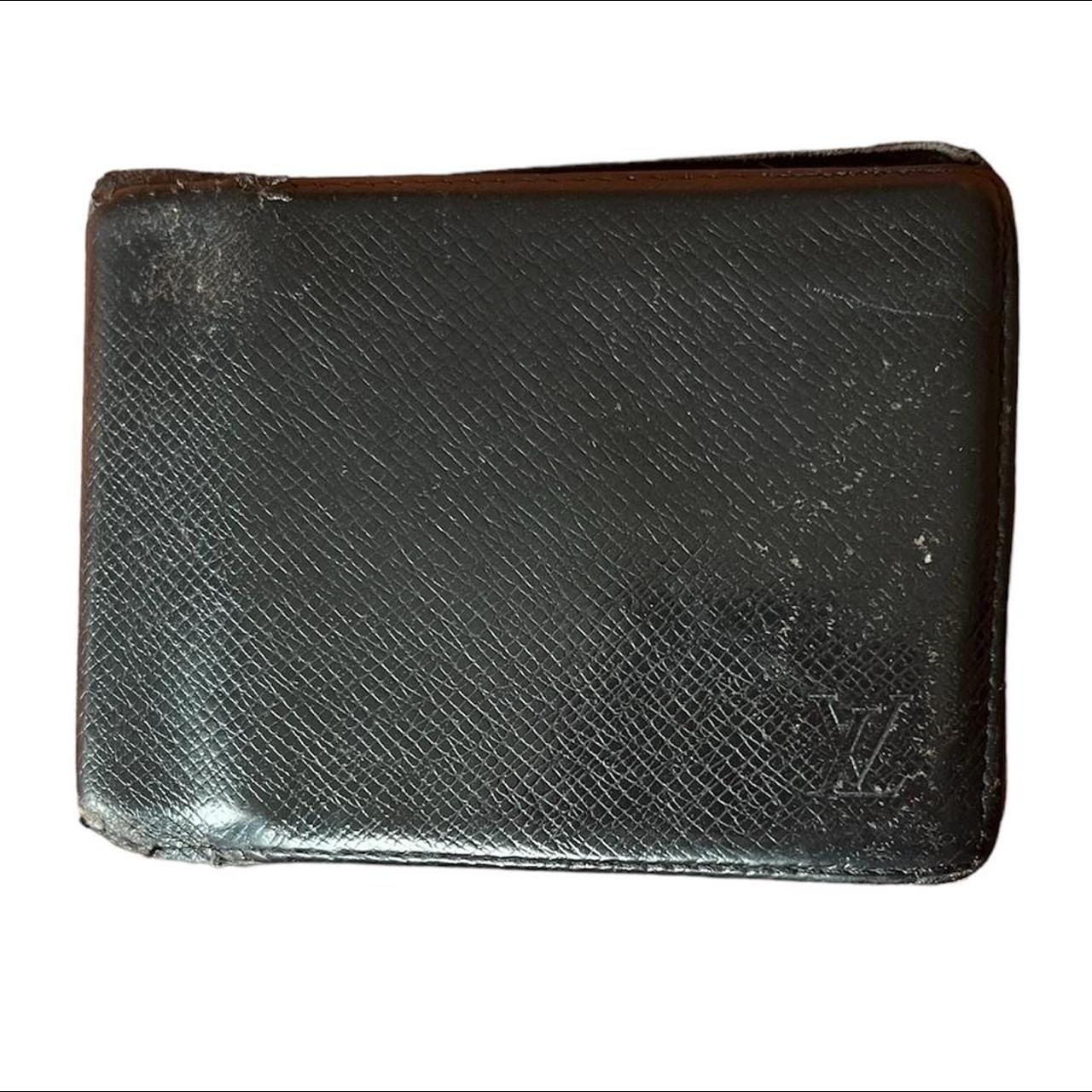 AUTHENTIC Louis Vuitton mens wallet. Extra fold for