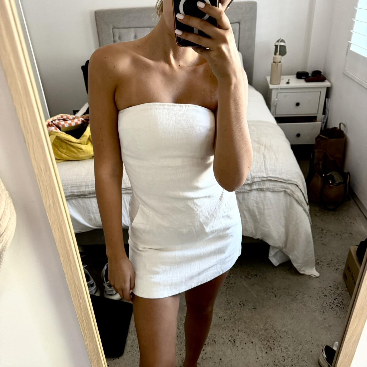 VENROY LINEN STRAPLESS MINI DRESS WHITE SIZE AU... - Depop