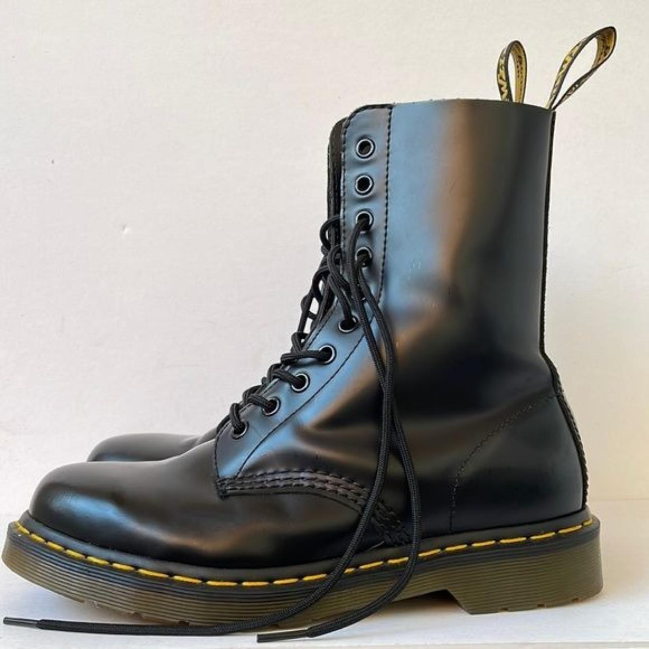 Dr. Martens Men's Black and Gold Boots | Depop