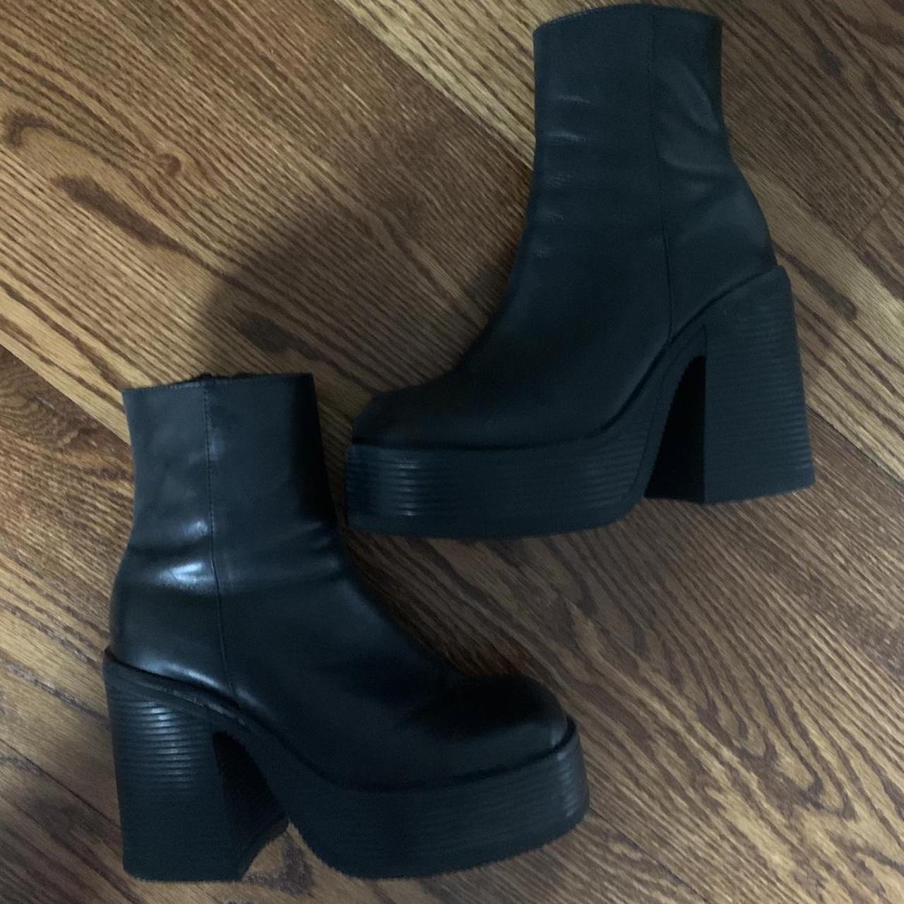 UNIF Women's Black Boots Depop