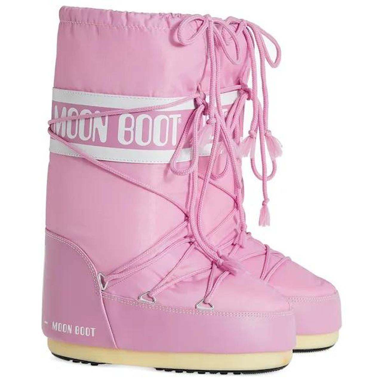 Pink moon boots size 6/6.5 worn once slight wear on... - Depop