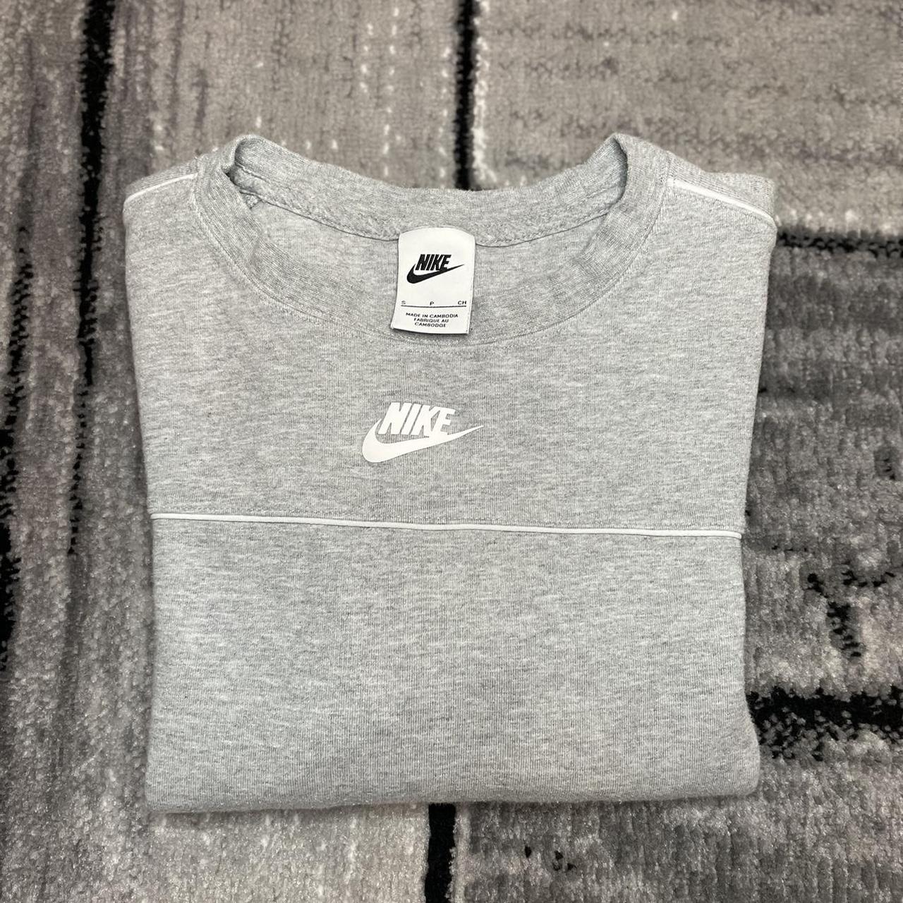 Pull nike 2025 taille s