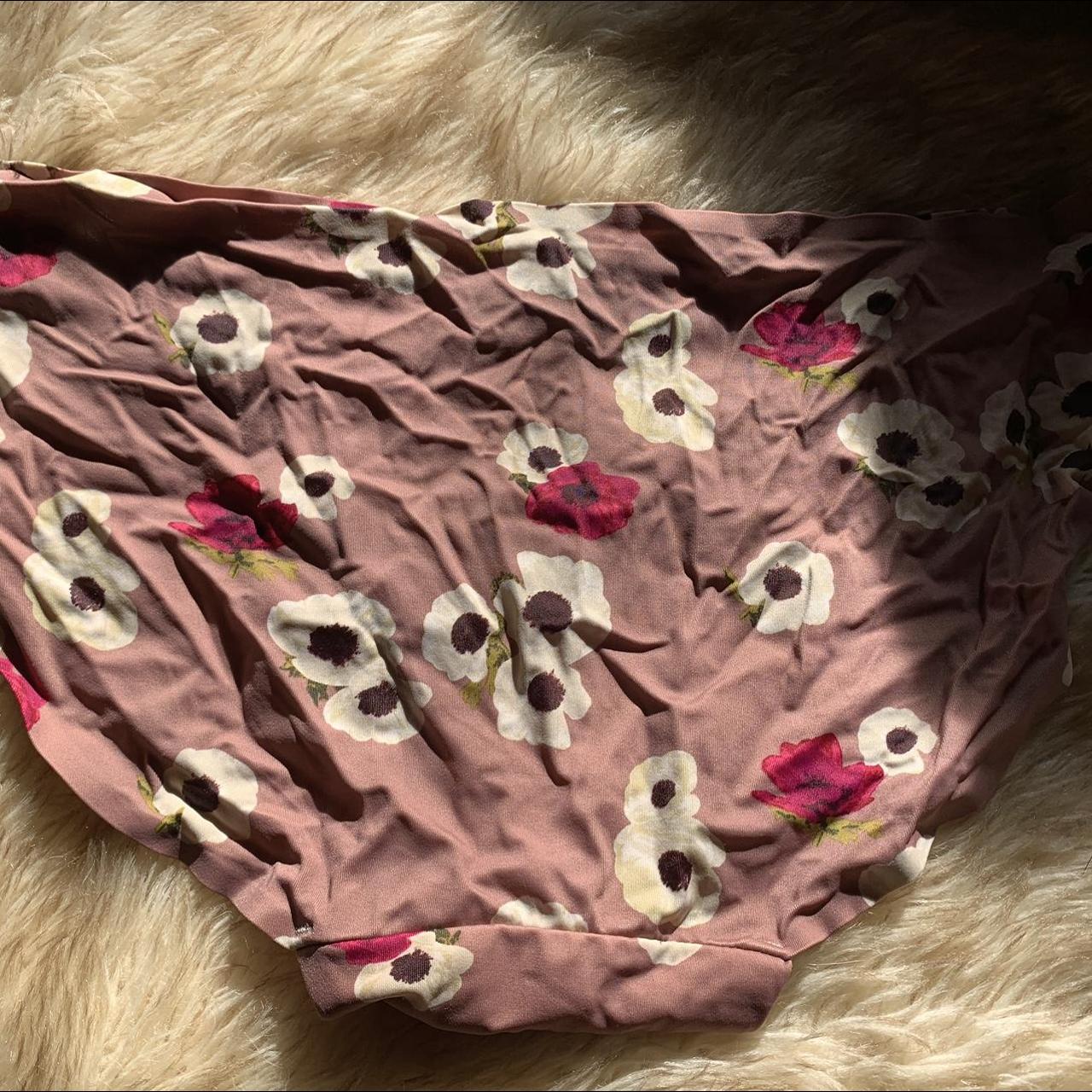 Auden Women's Pink and White Panties | Depop