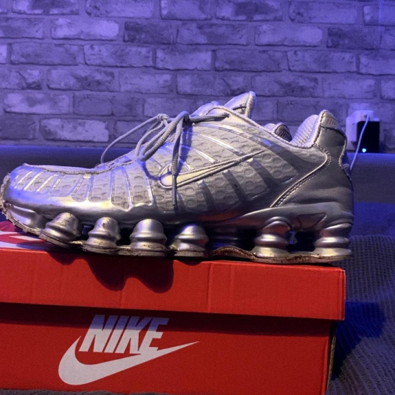 mens nike shox grey