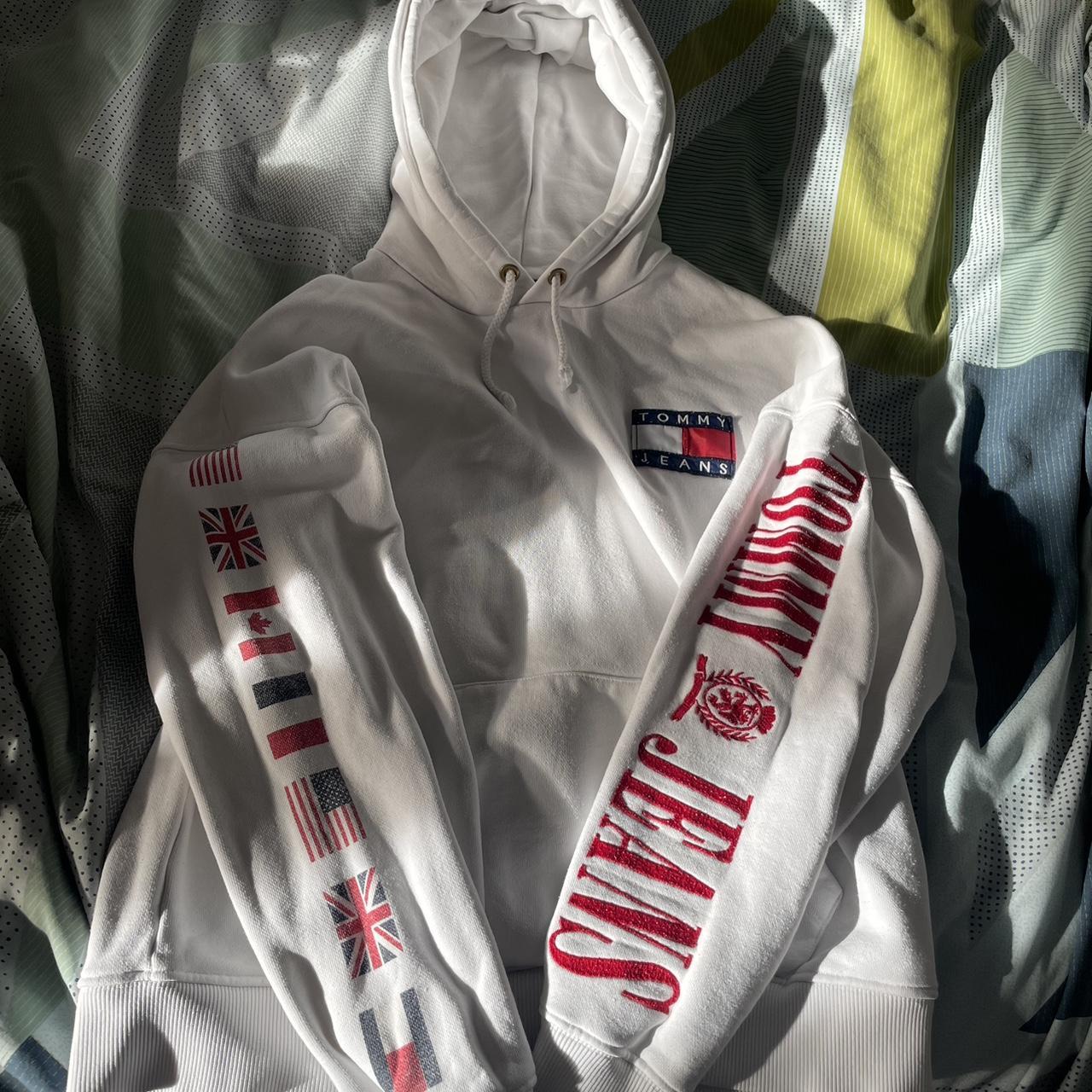 Tommy jeans 90s capsule on sale hoodie