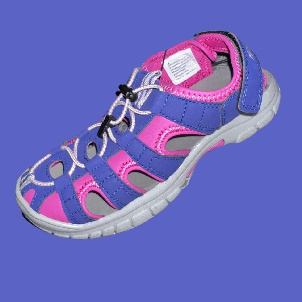 Khombu discount girls sandals