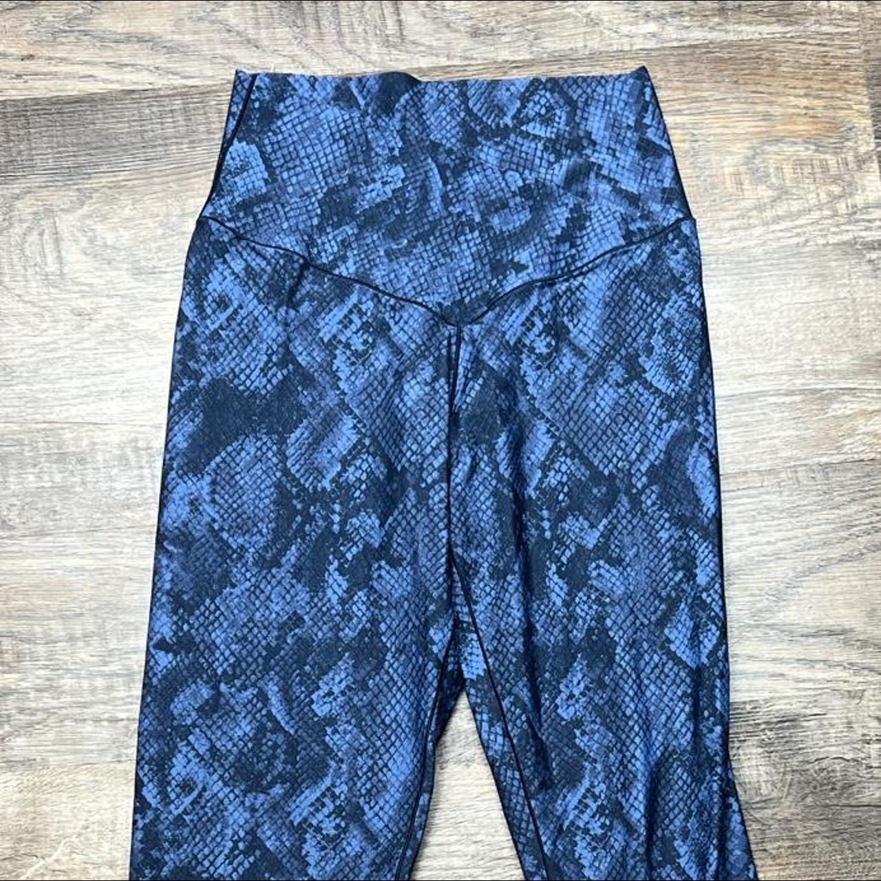 Aerie Women's Blue and Navy Leggings Depop