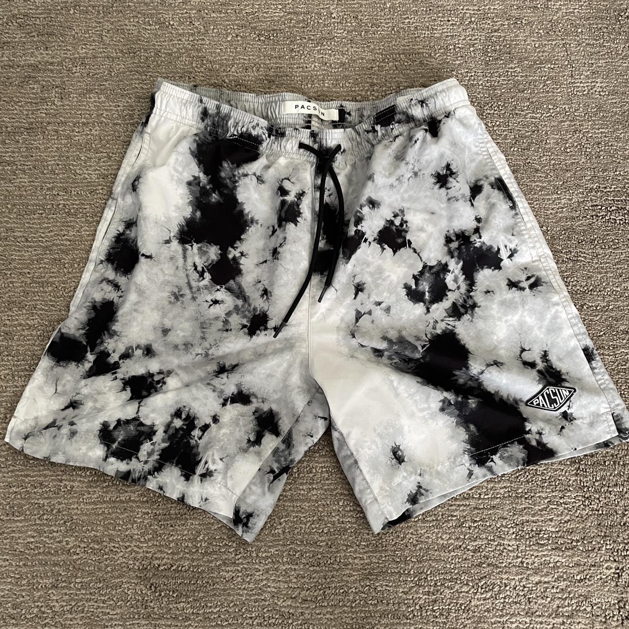 PacSun Men's White and Black Shorts | Depop