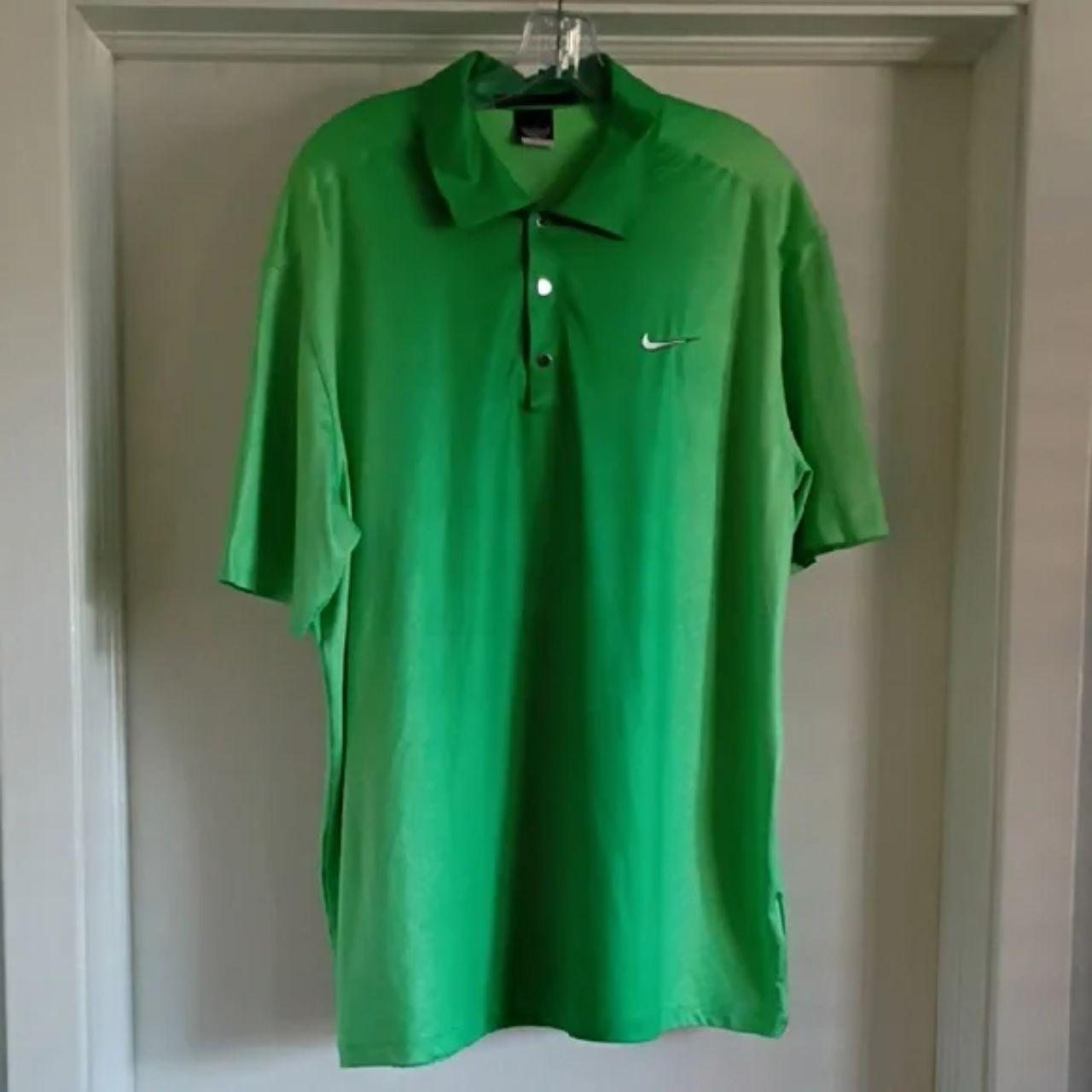 tiger woods green nike shirt