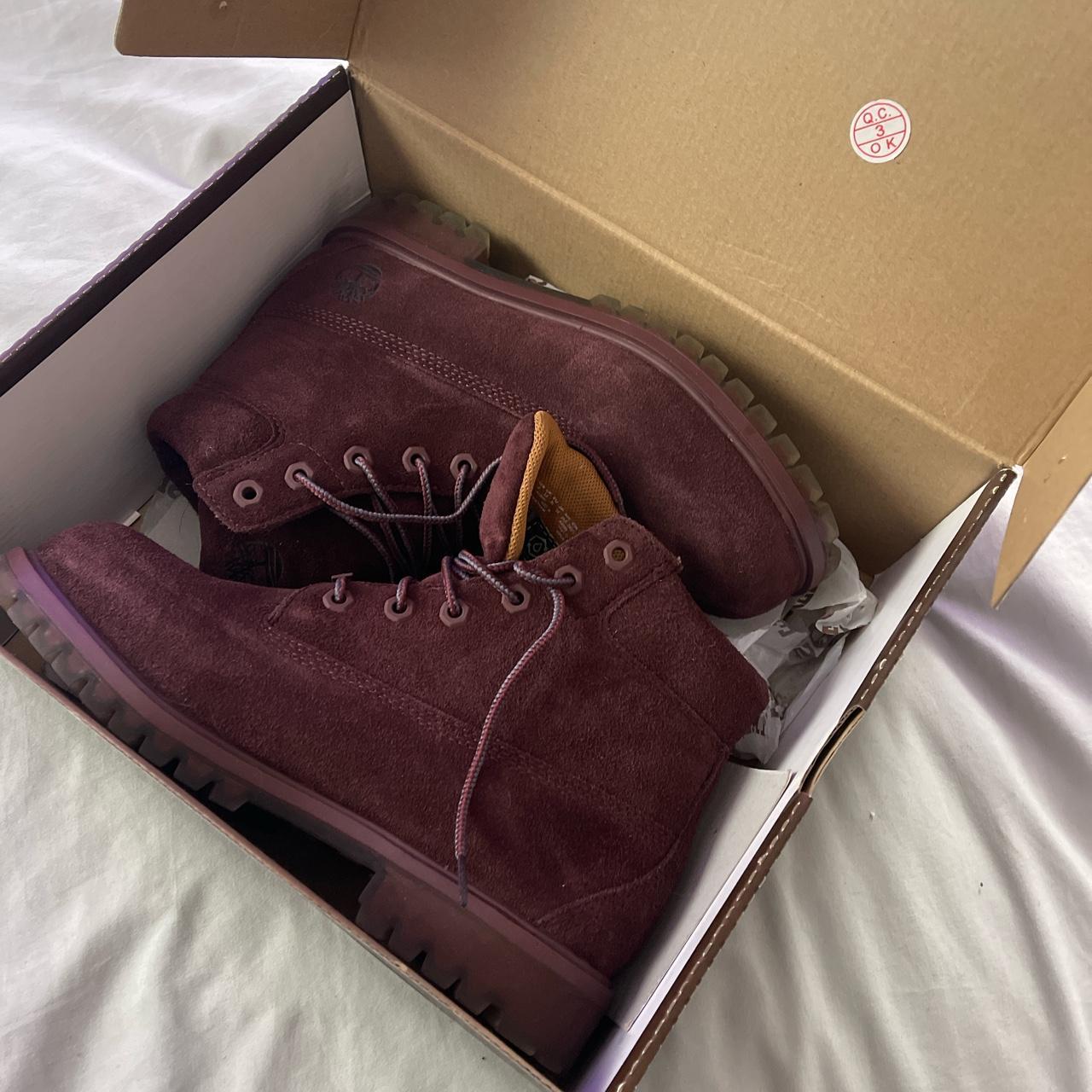 Burgundy deals timberlands kids