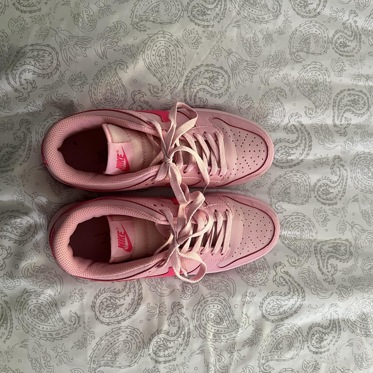 pink dunks men