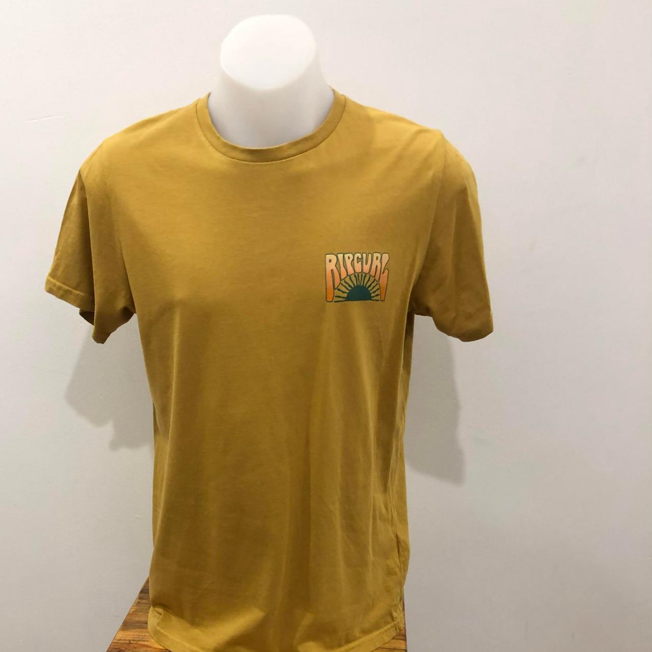 RIPCURL T-SHIRT SIZE M NO RIPS OR MARKS - Depop