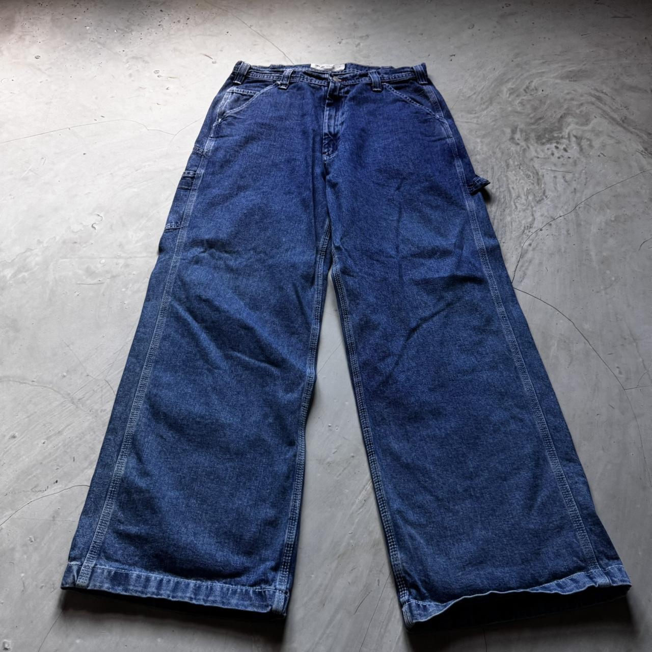 item listed by allenattire
