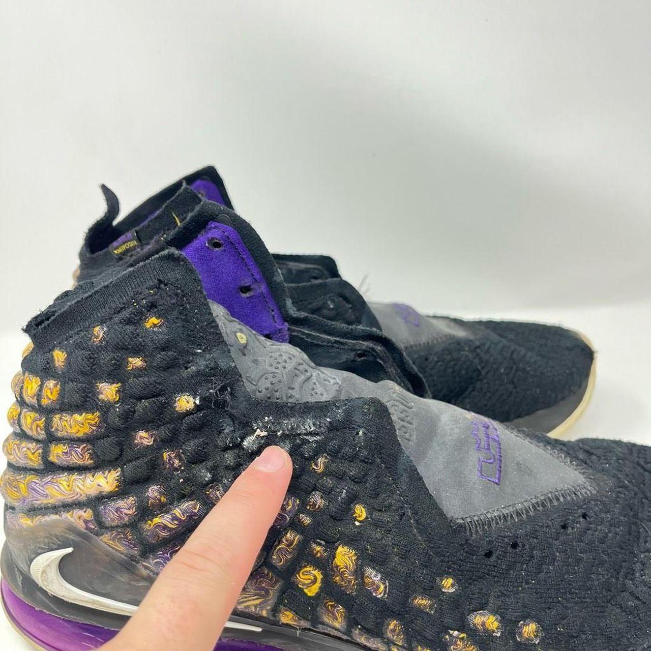 Nike LeBron 17 スリッポン シューズ ブラック/パープル Nike LeBron 17 スリッポン シューズ ブラック/パープル