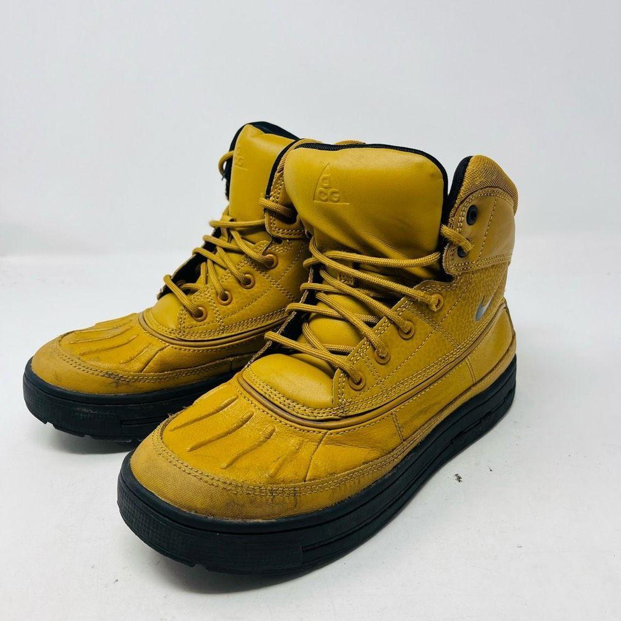 Nike ACG Boots Wheat High Top Outdoor Rugged Youth