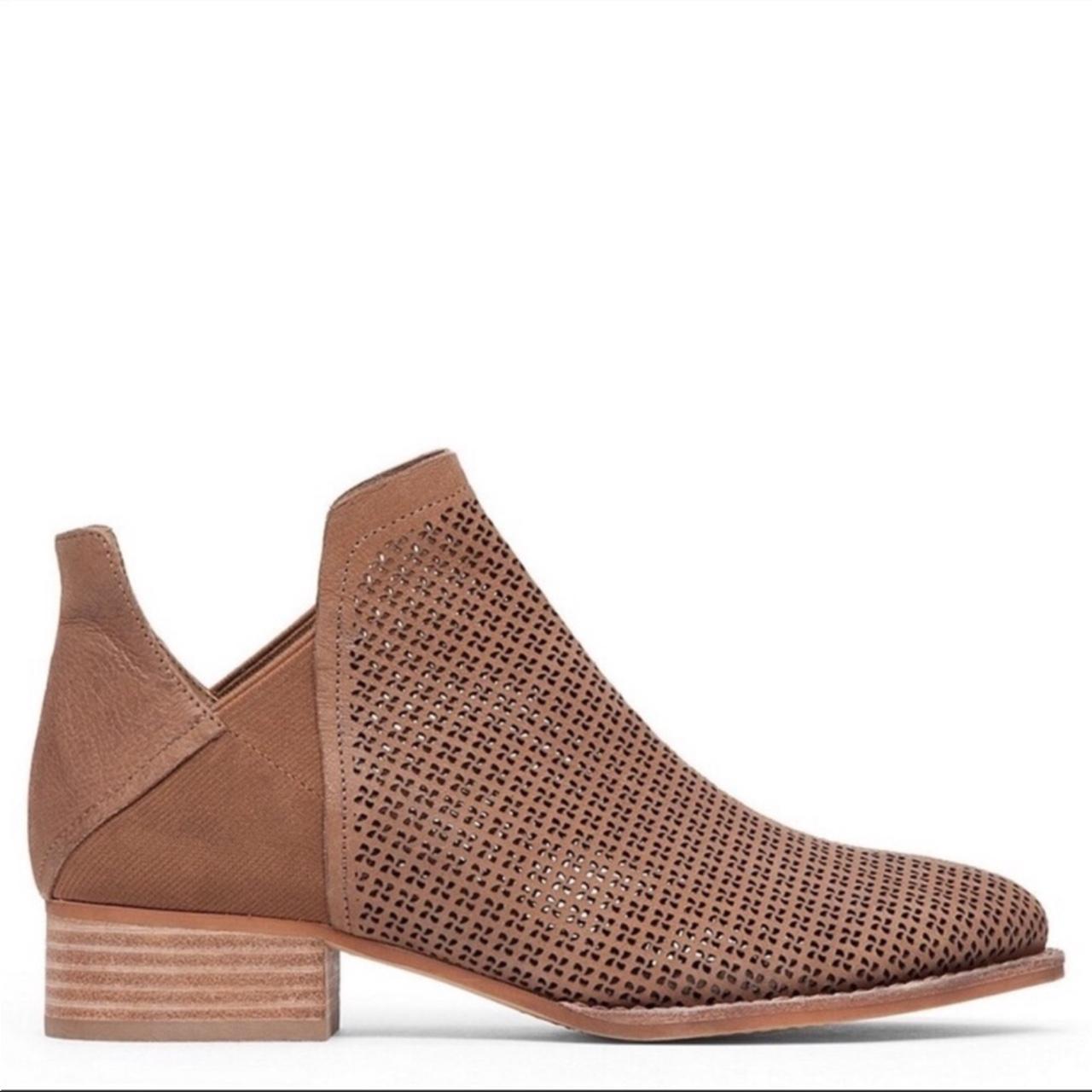 Vince camuto 2024 perforated booties