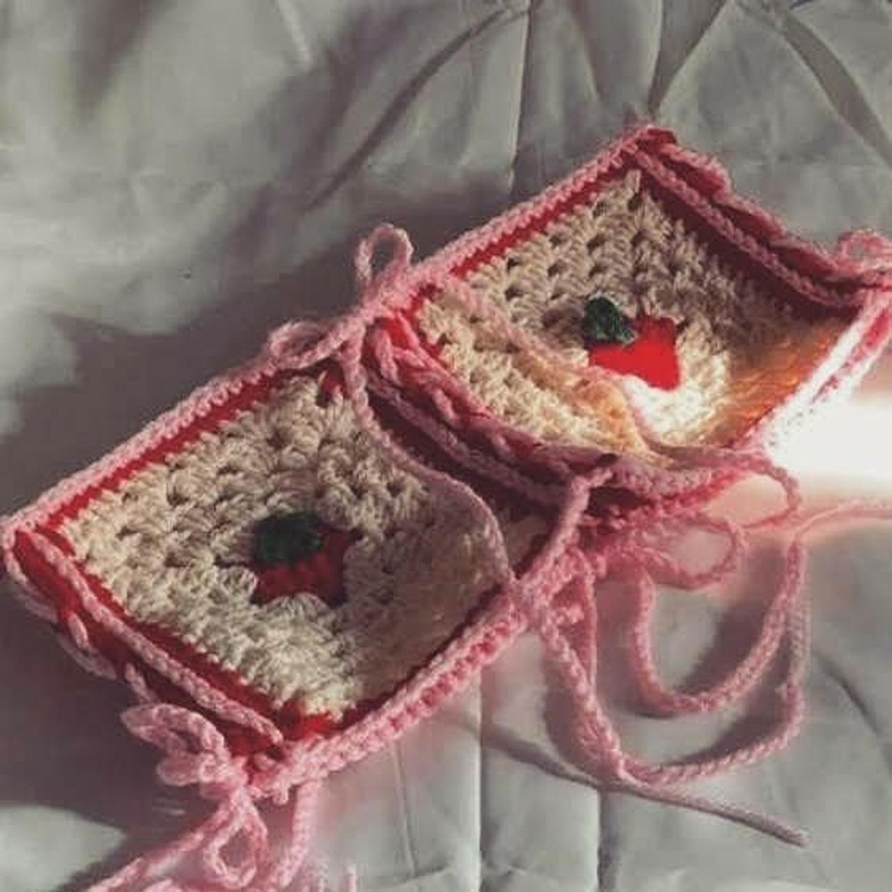 Hand crochet strawberry shortcake granny square - Depop