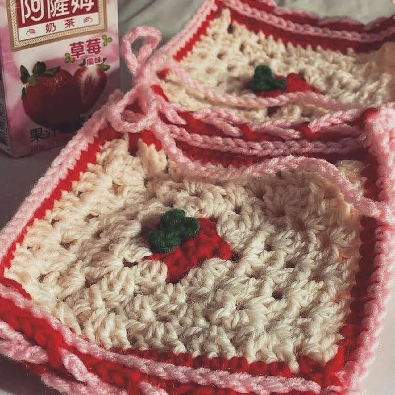 Hand crochet strawberry shortcake granny square - Depop