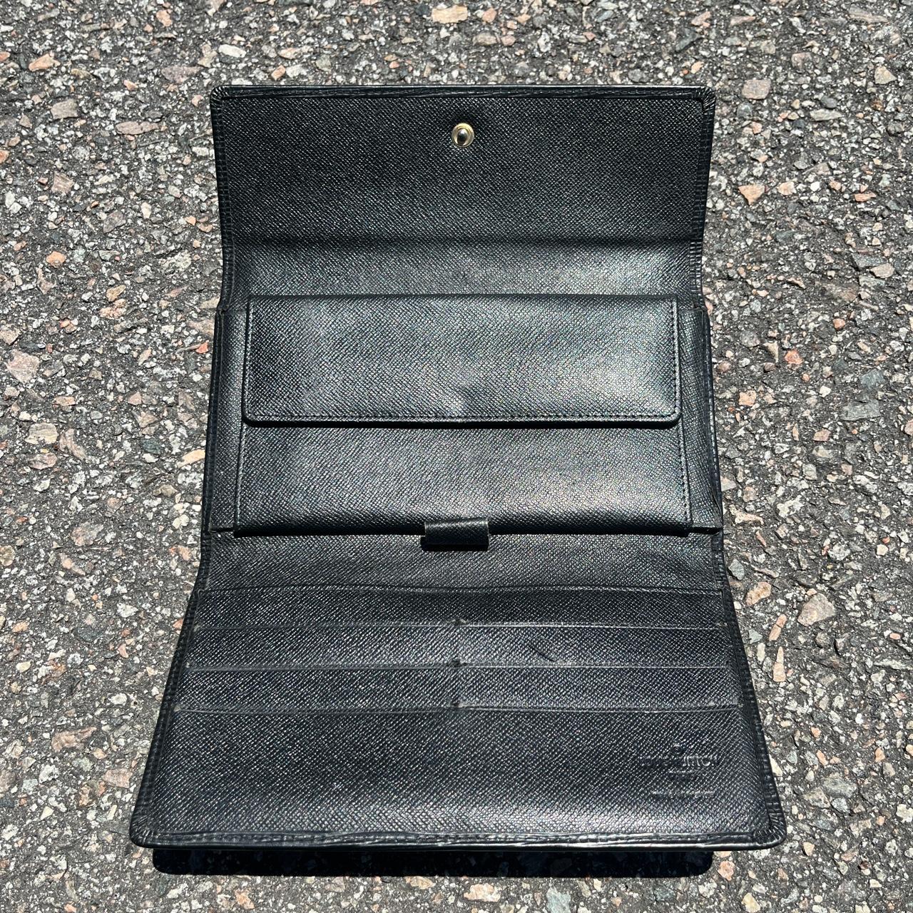 Louis Vuitton wallet bag Epi color black , vintage - Depop