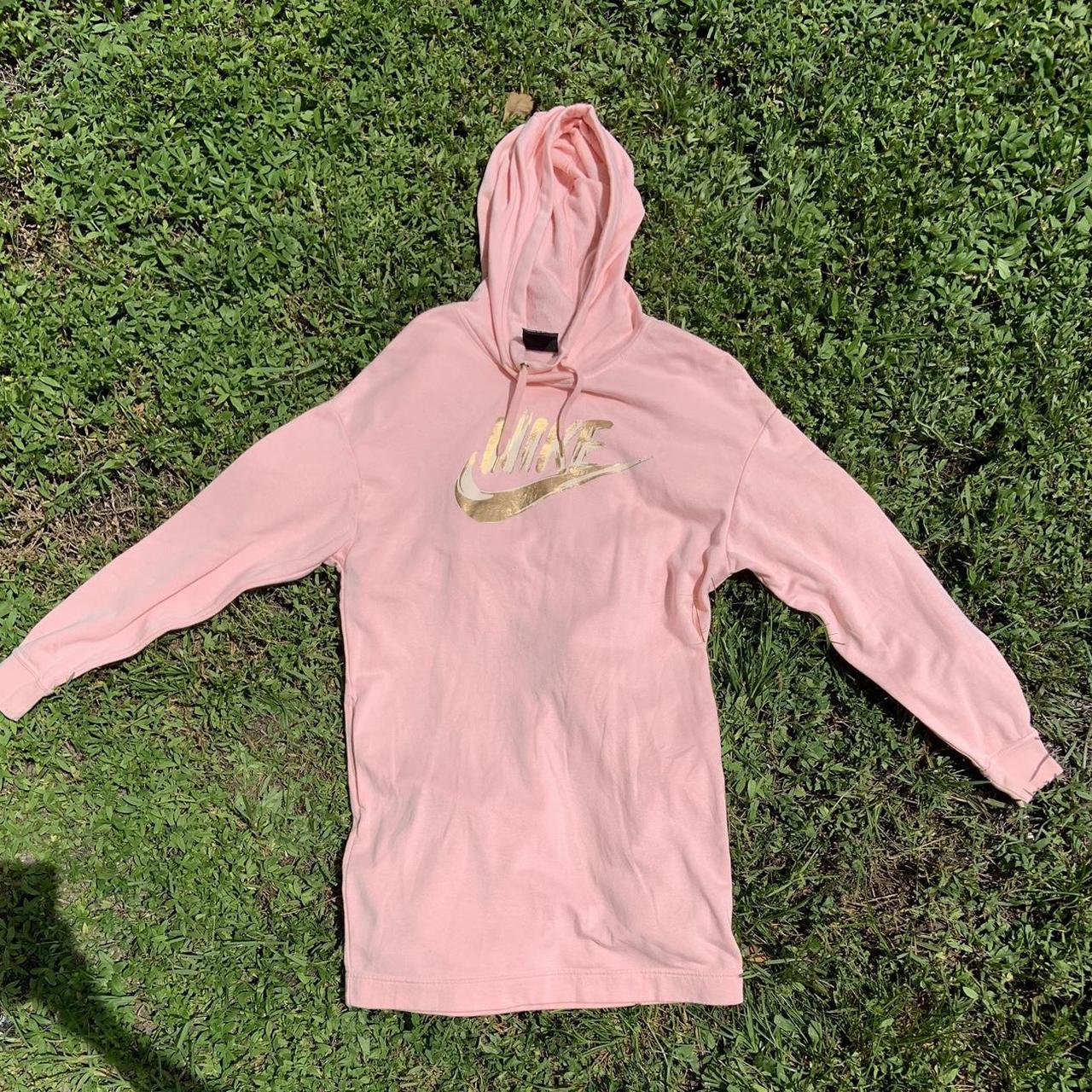 Pink and gold 2025 nike hoodie