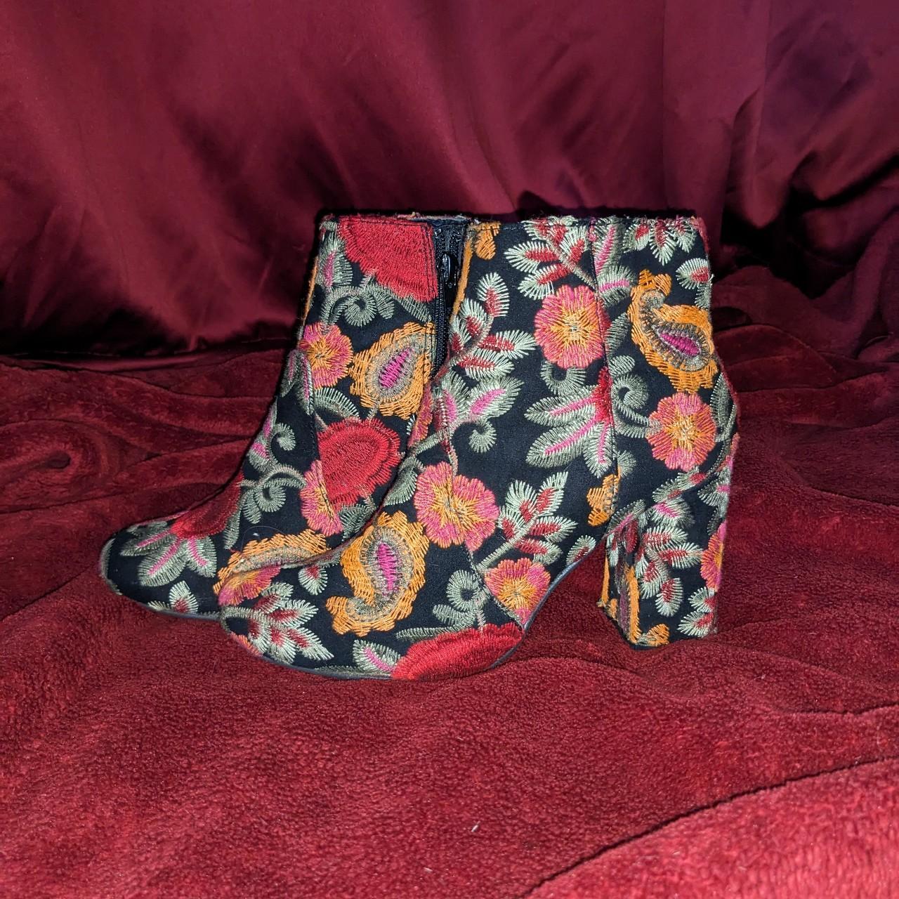 Mia shop floral boots