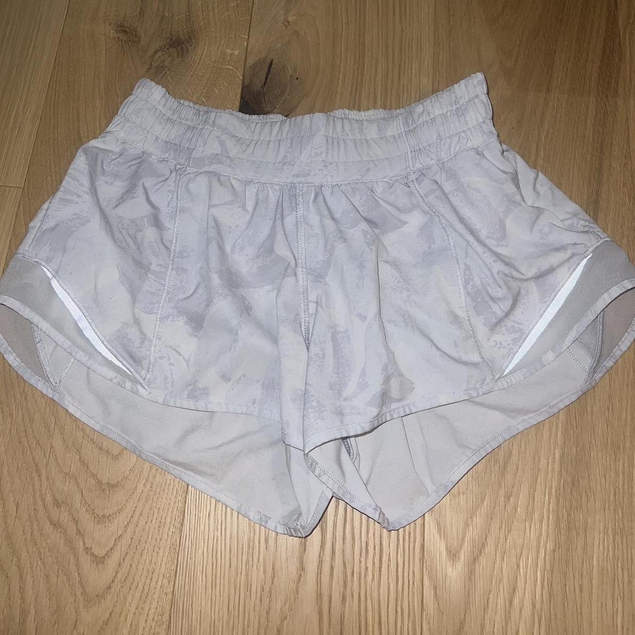 Lululemon Hotty Hot shorts 4 inch size - Depop