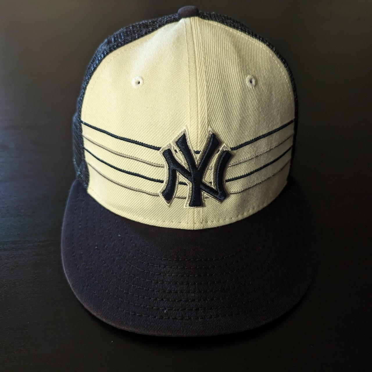 New Era New York Yankees Pin Stripe 59Fifty Men's Fitted Hat White-Blu