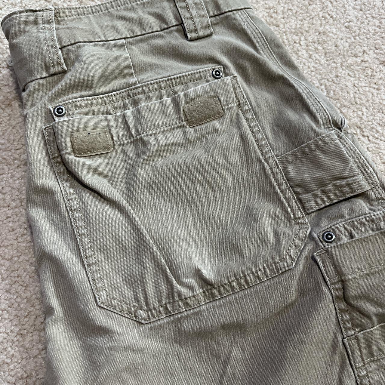 Duluth trading company cargo shorts lots of pockets... - Depop