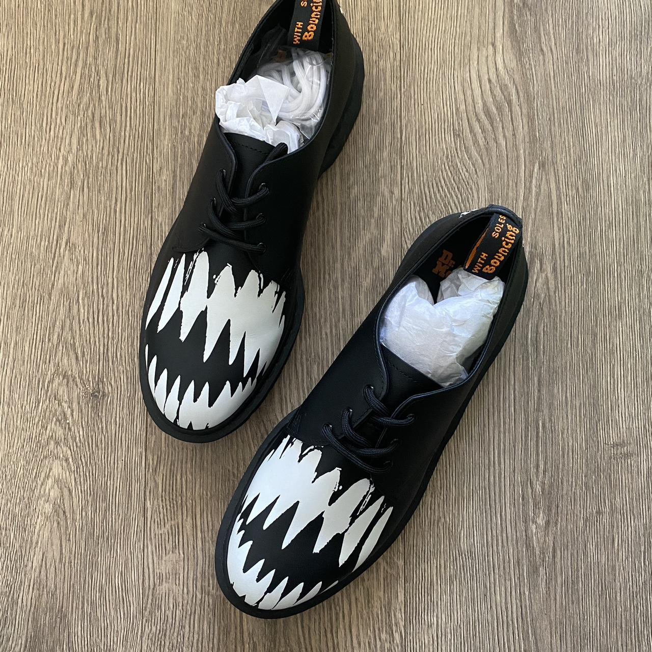 pleasures 1461 teeth