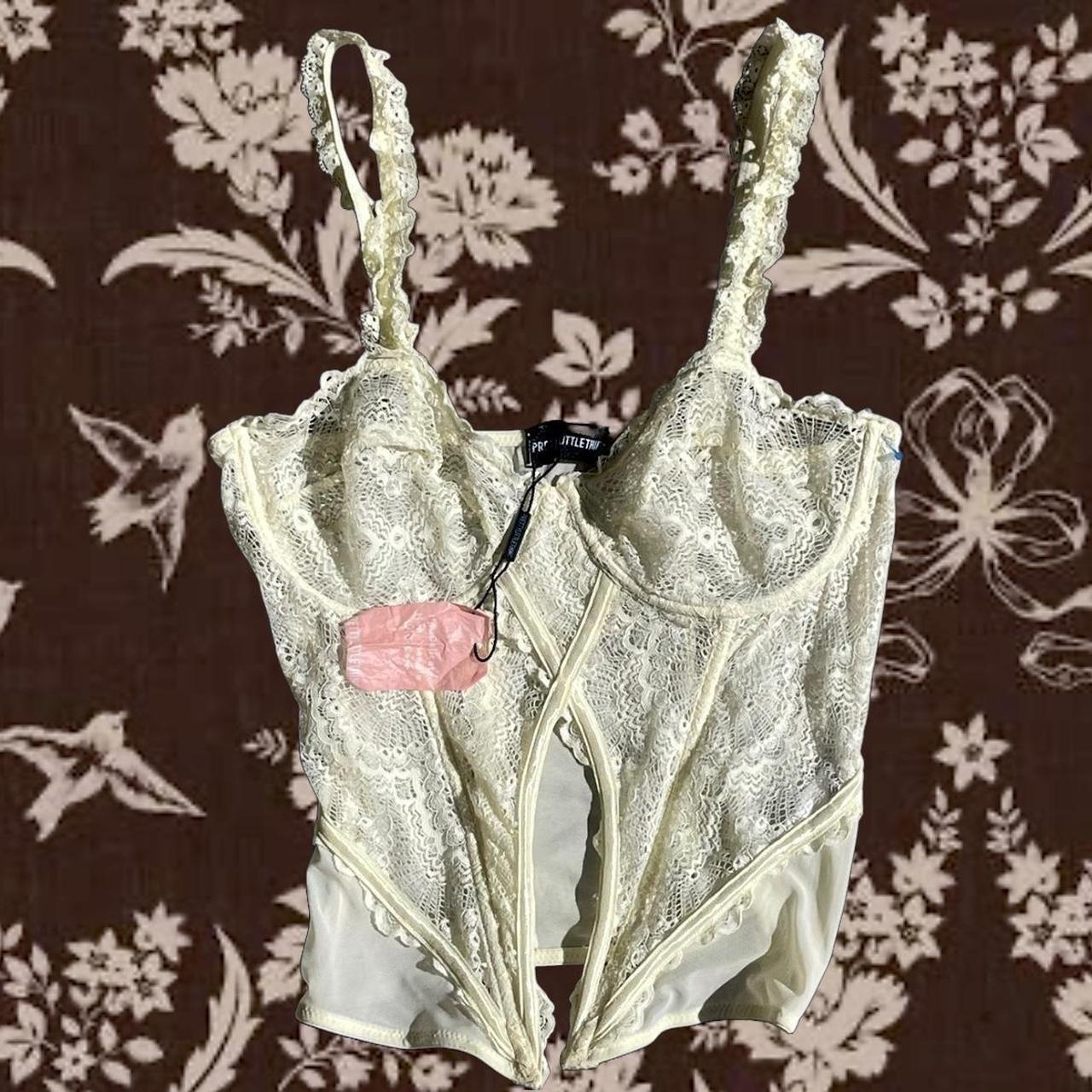 item listed by clos3tg3ms