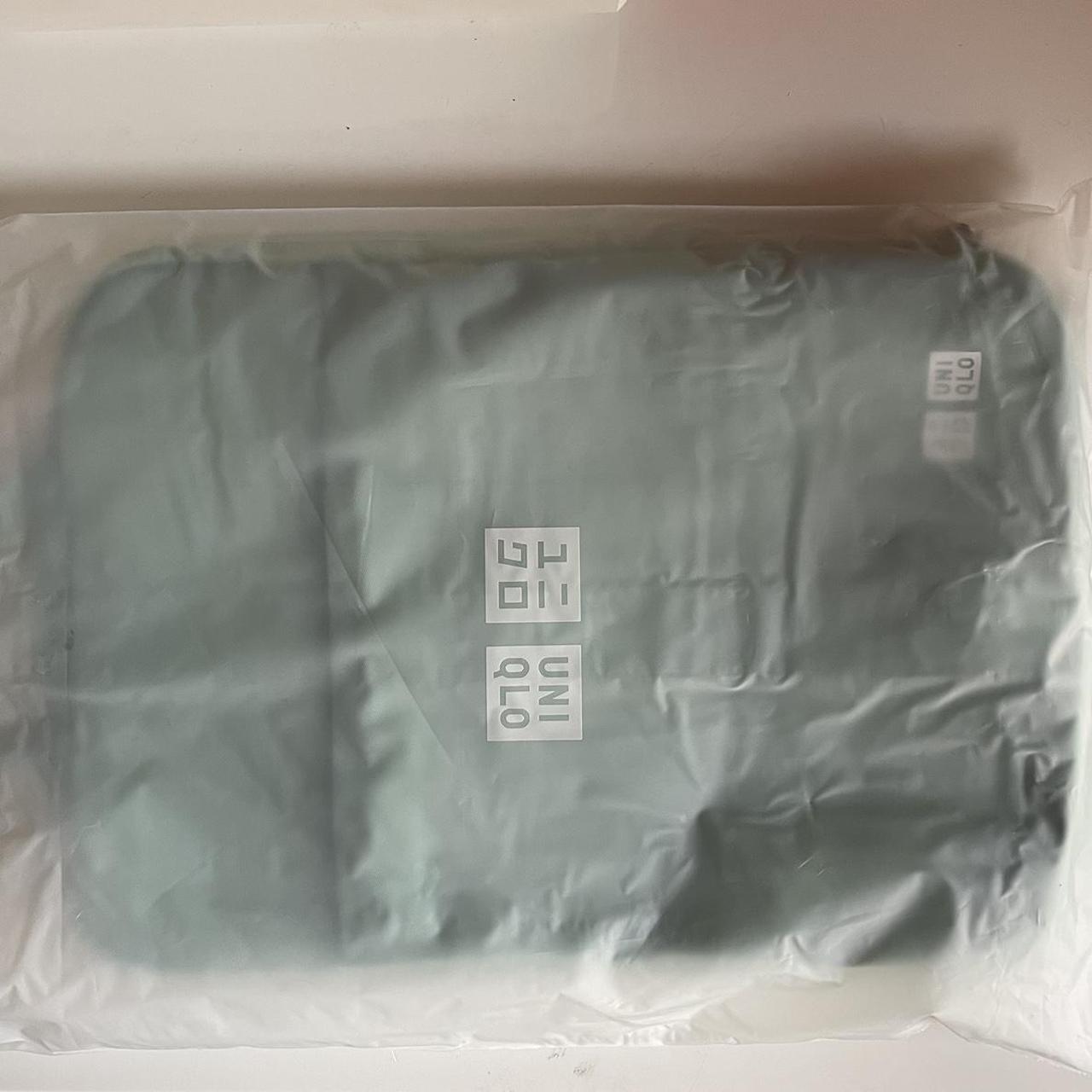 Uniqlo laptop case • Mint colour • Carry... Depop